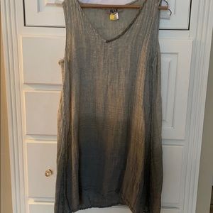 Flax size large light grey sleeveless shirt